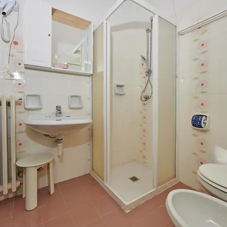 Hotel Eden Brenzone sul Garda Habitación foto