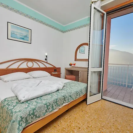 Hotel Eden Brenzone sul Garda Habitación foto