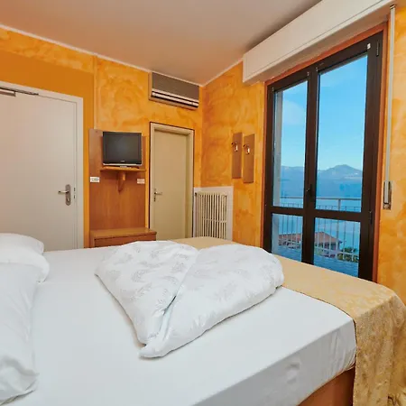 Hotel Eden Brenzone sul Garda Habitación foto